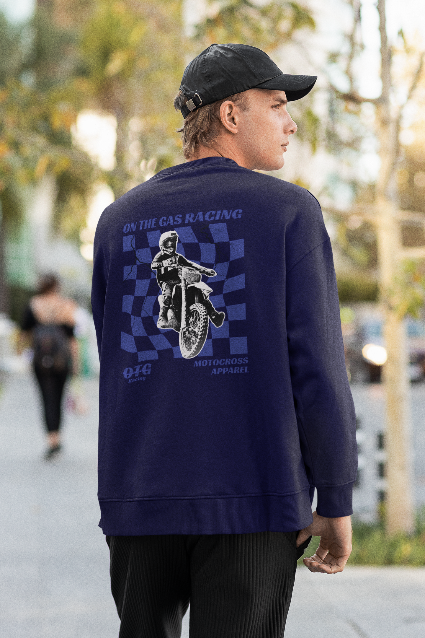 Sudadera unisex de cuello redondo con estampado de cuadros 'On The Gas Racing'