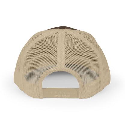 Gorra de camionero bordada con el mensaje 'On the Gas Racing'