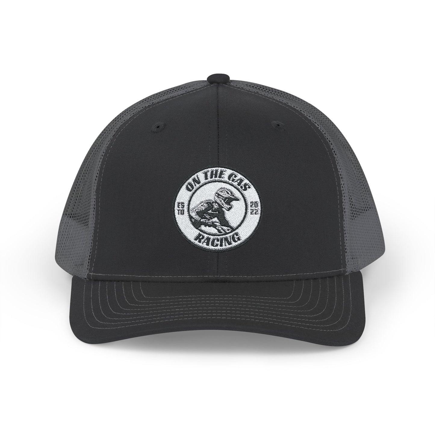 Gorra de camionero bordada con el mensaje 'On the Gas Racing'